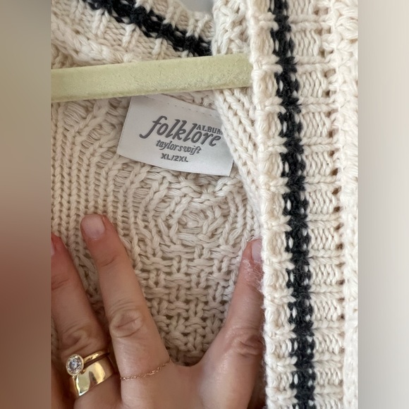 Taylor Swift Folklore cardigan size xl/2xl - Picture 5 of 5